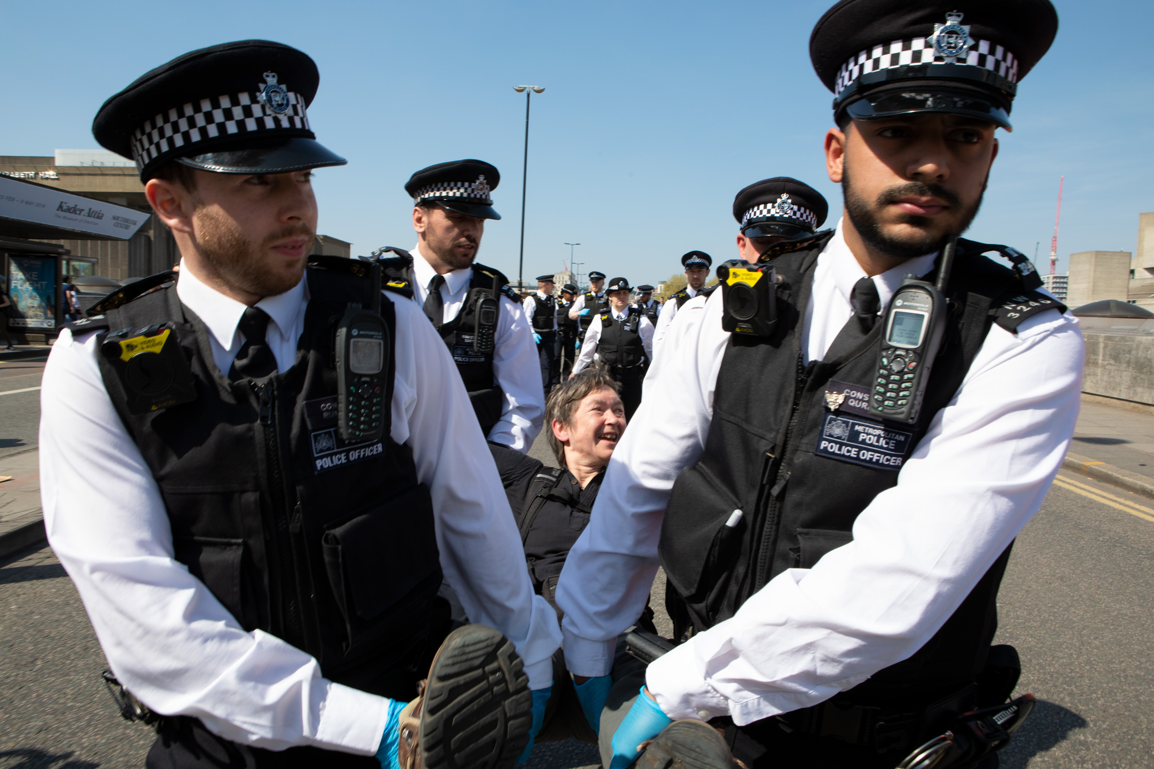 london-met-police-arrests-waterloo-bridge