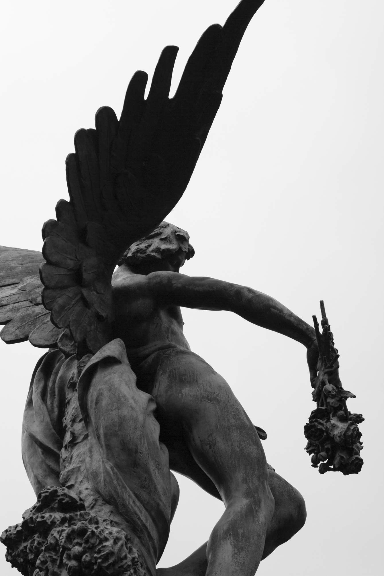 cimetiere-montparnasse-Genie-du-Sommeil-Eternel-Angel-of-Eternal-Sleep-Horace-Daillion-1
