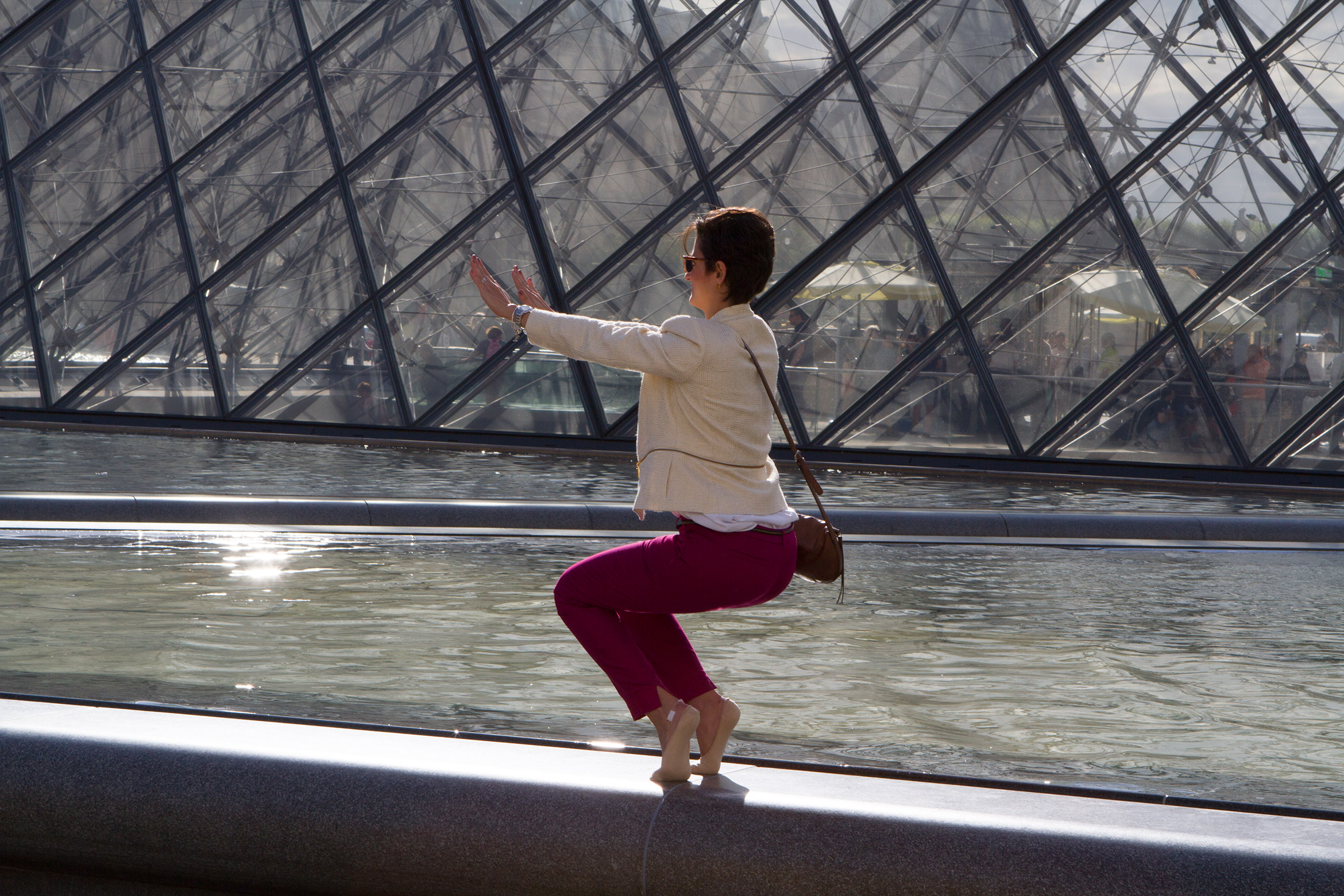 eiffel-tower-pose
