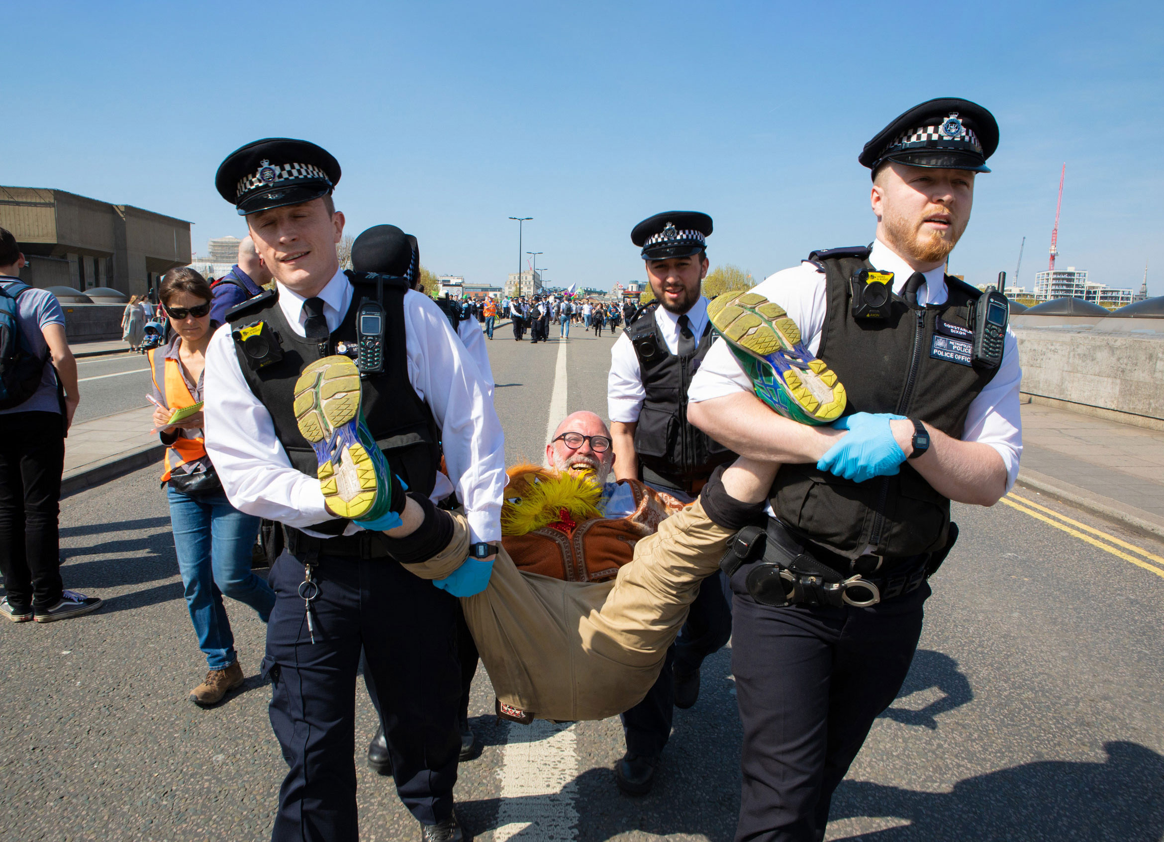 extinction-rebellion-protest-arrest-waterloo-bridge4