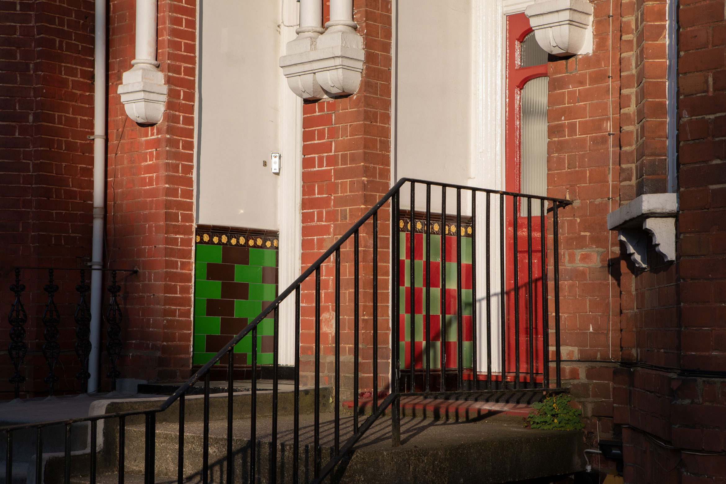 kilburn-london-golden-hour-tiles-house