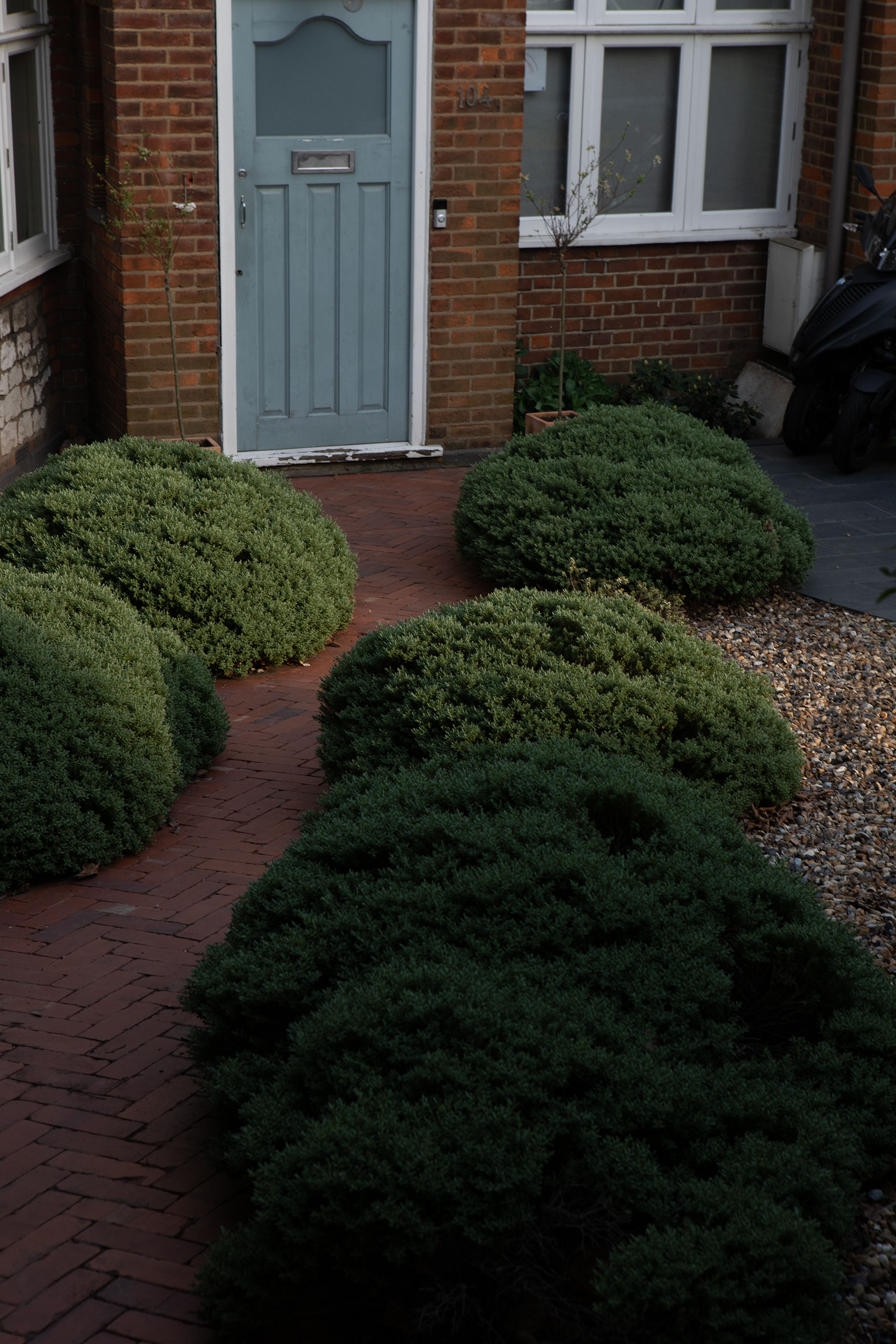 london-hedge-2