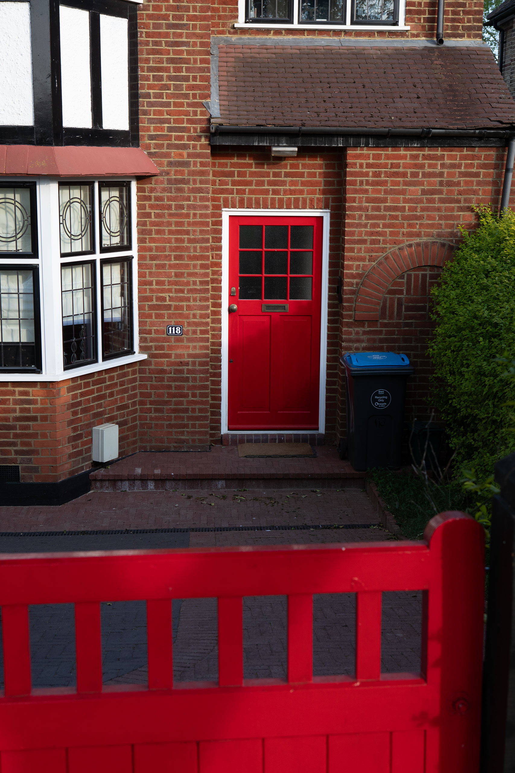 london-red-door-red-gate