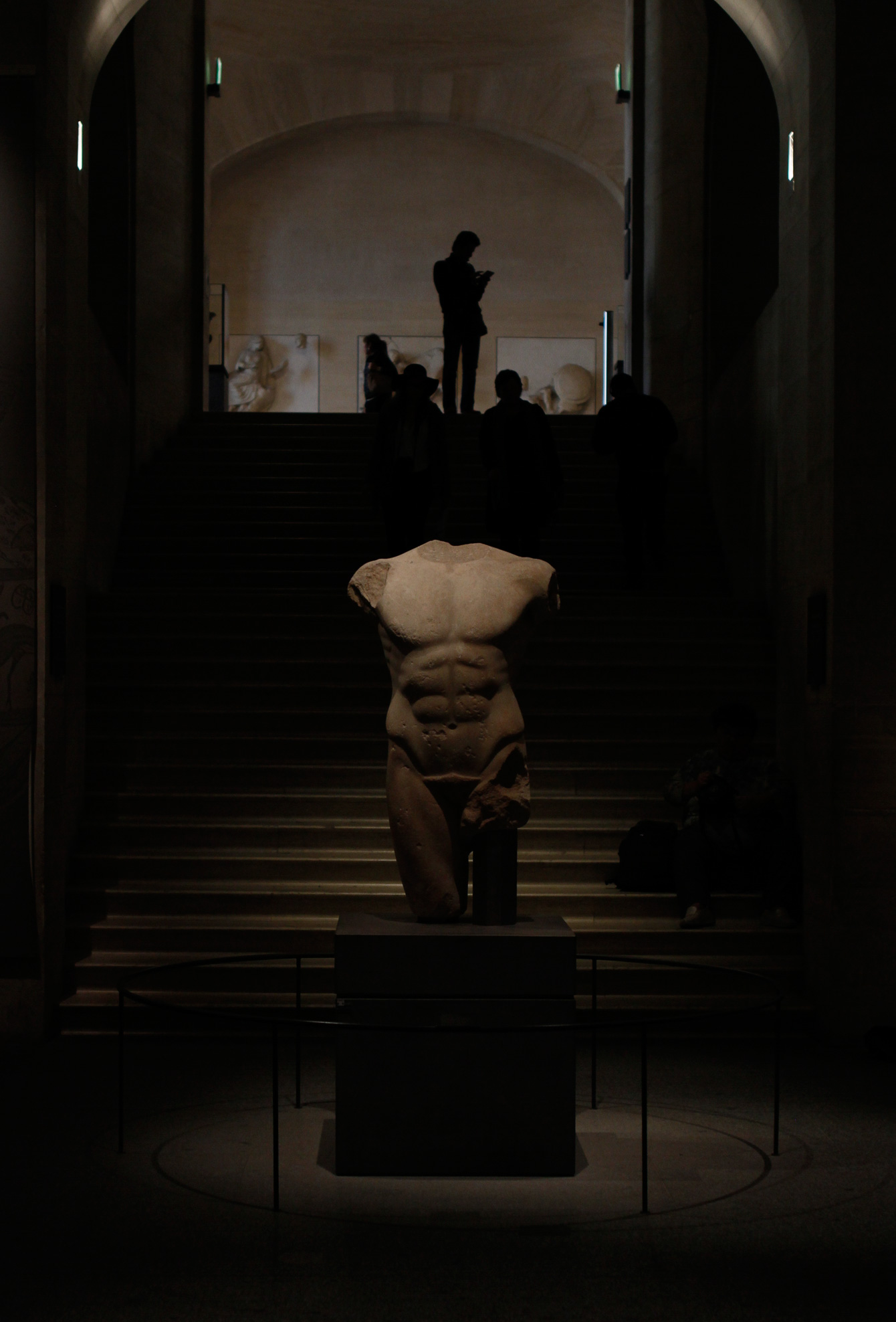 louvre-sculpture-paris