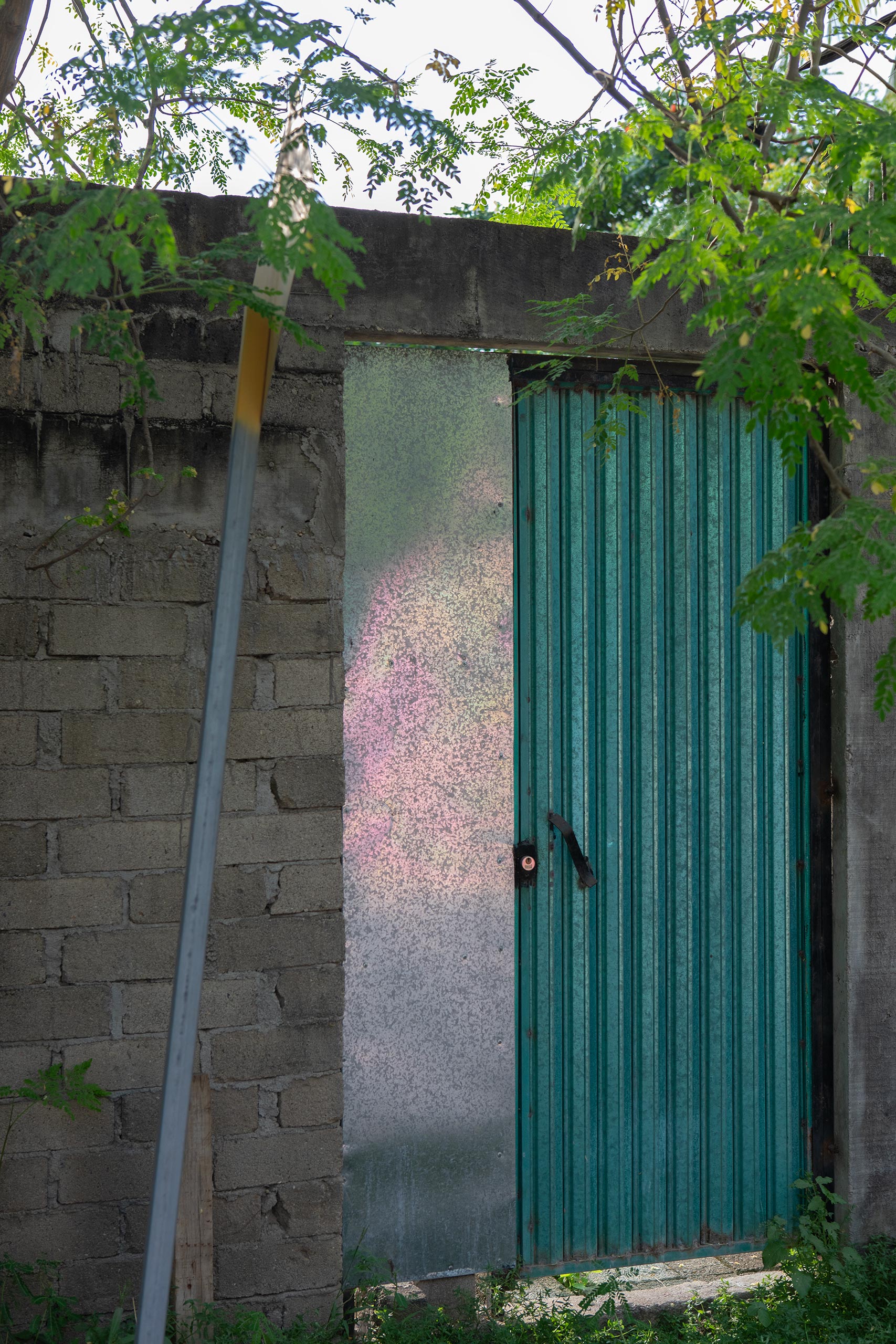 metal-rainbow-reflection