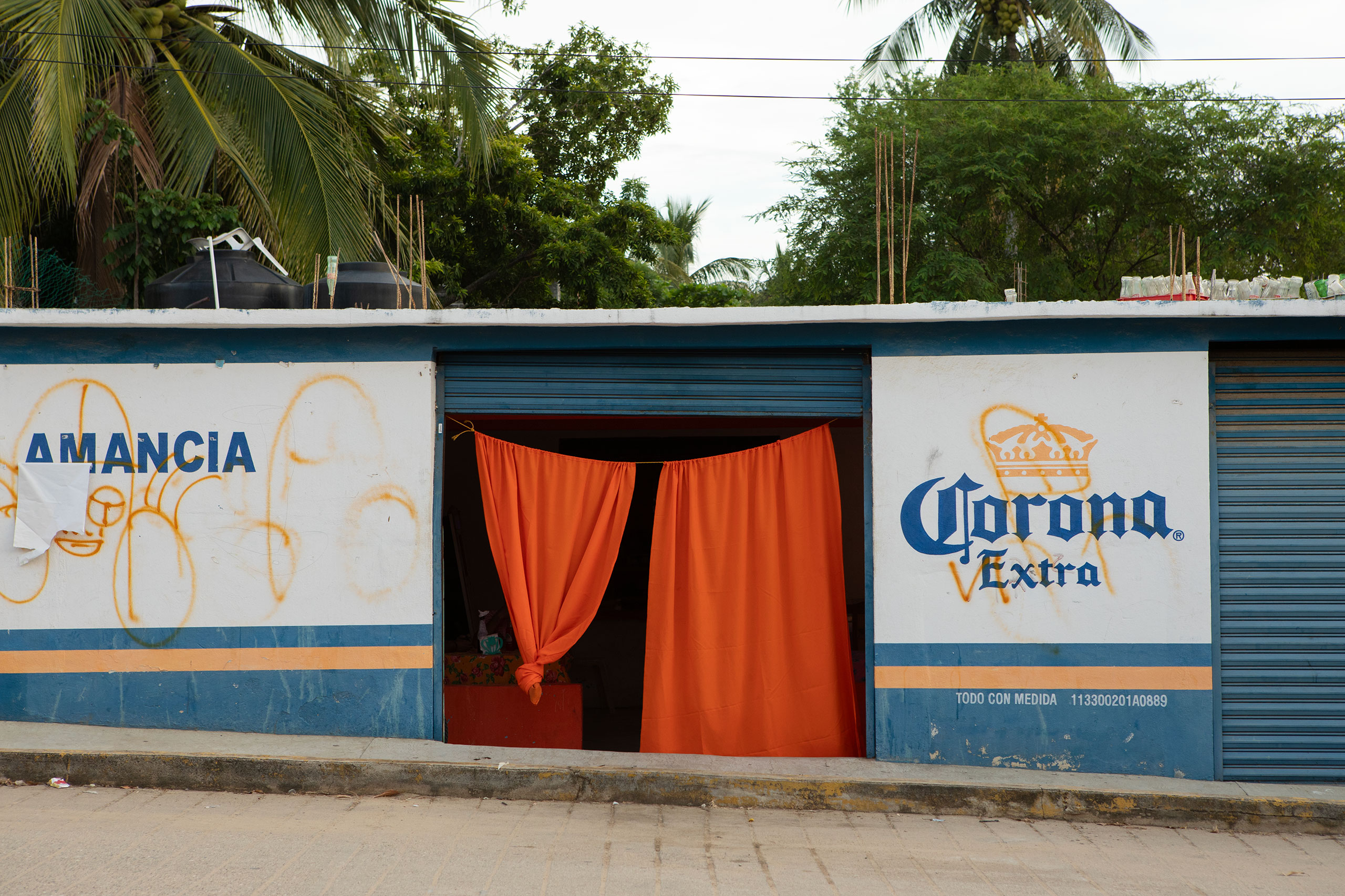 mexico-corona-bar-curtains-puerto-escondido