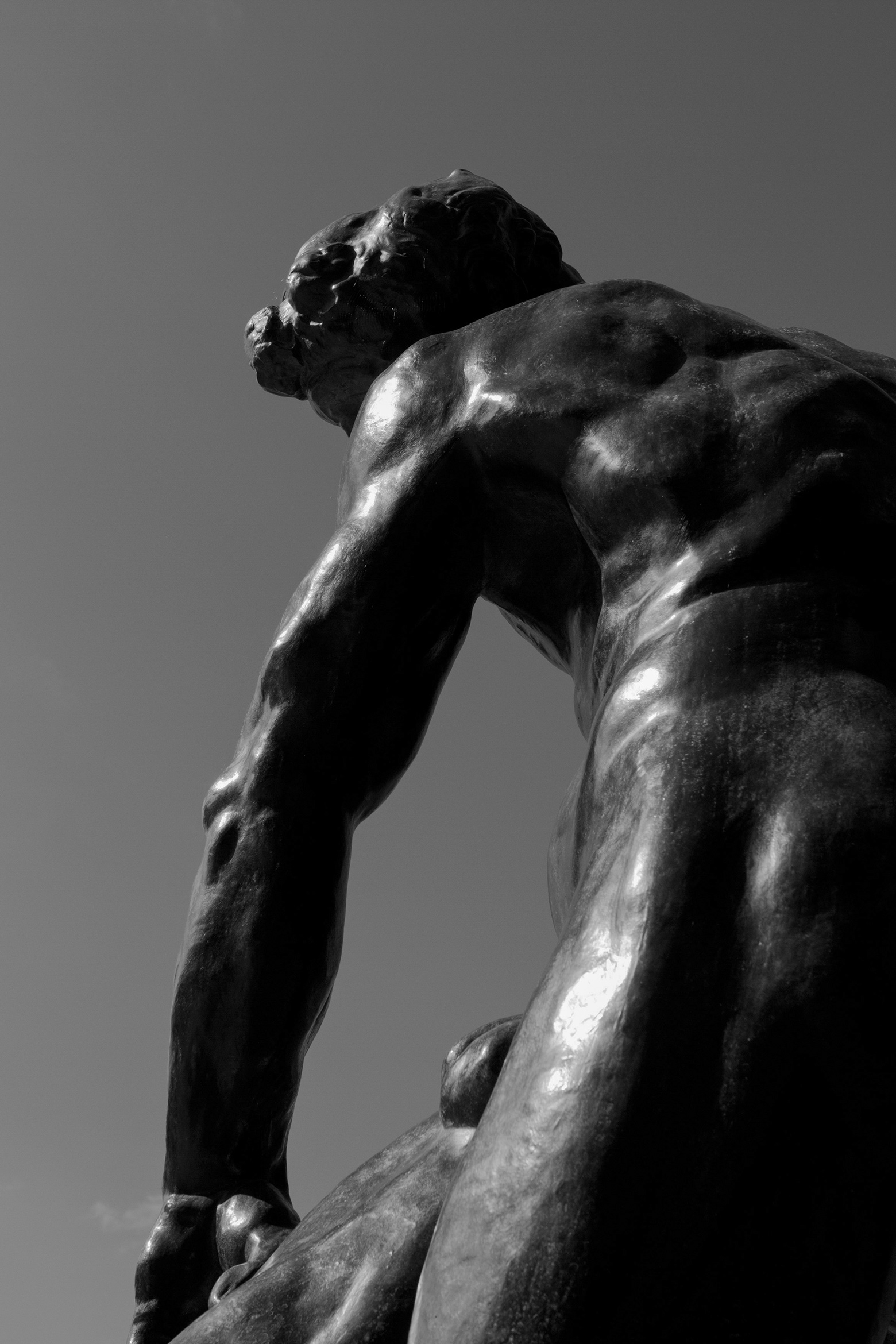 musee-rodin–sclulpture-black-and-whitea