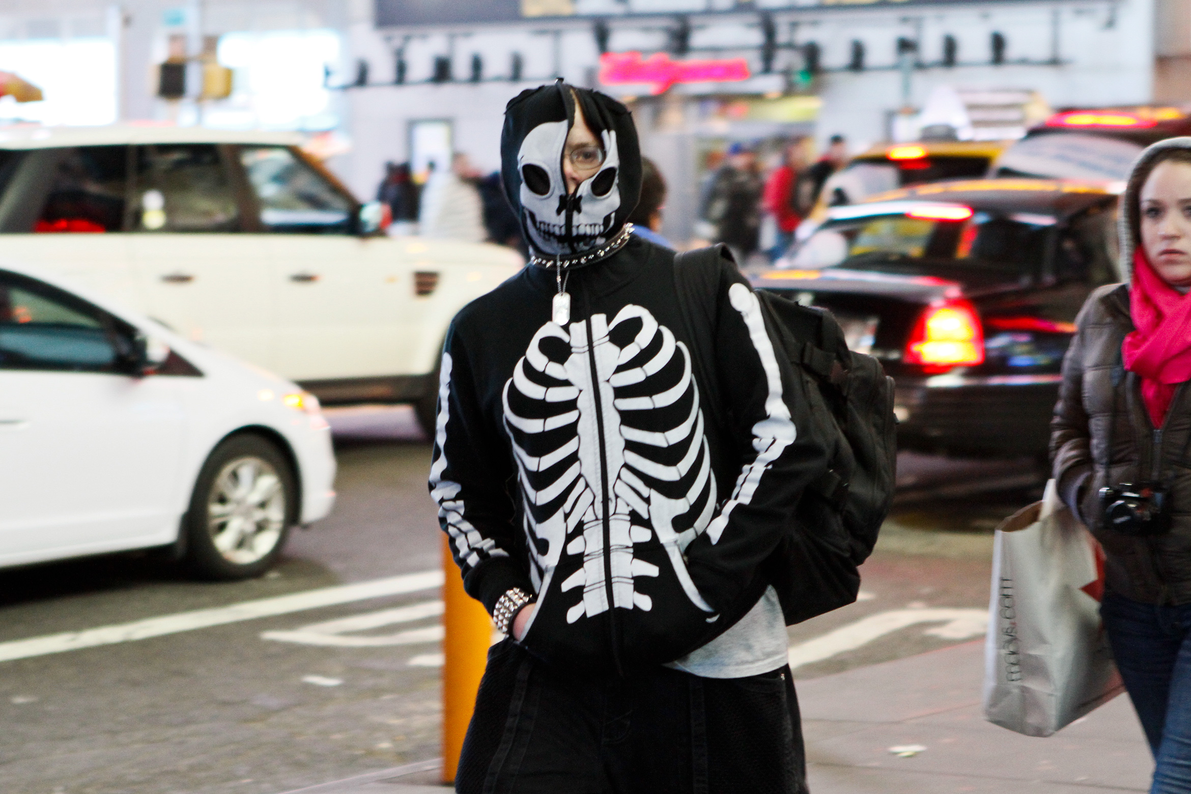 new-york-skeleton-outfit-goth