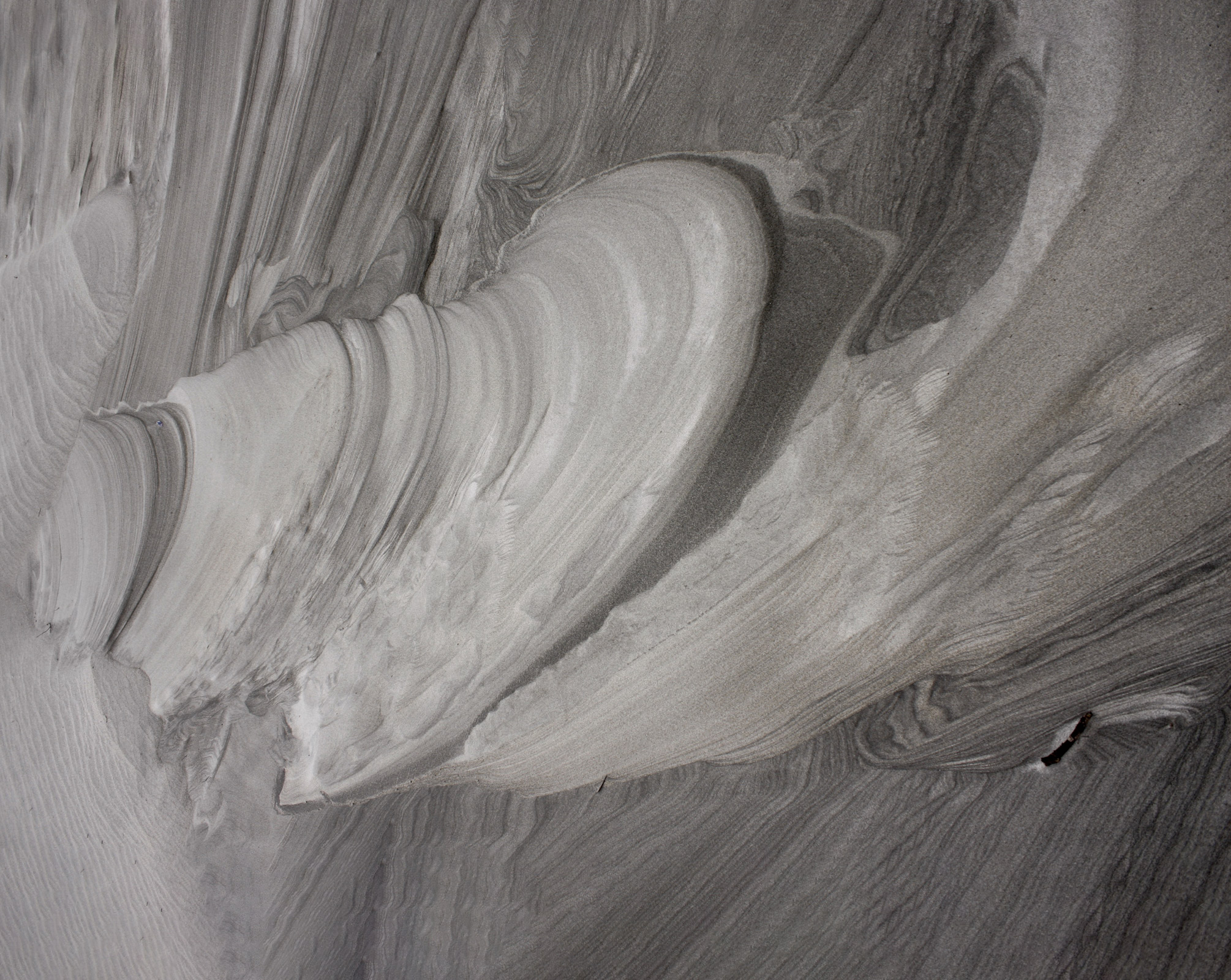 new-zealand-black-sand-beaches