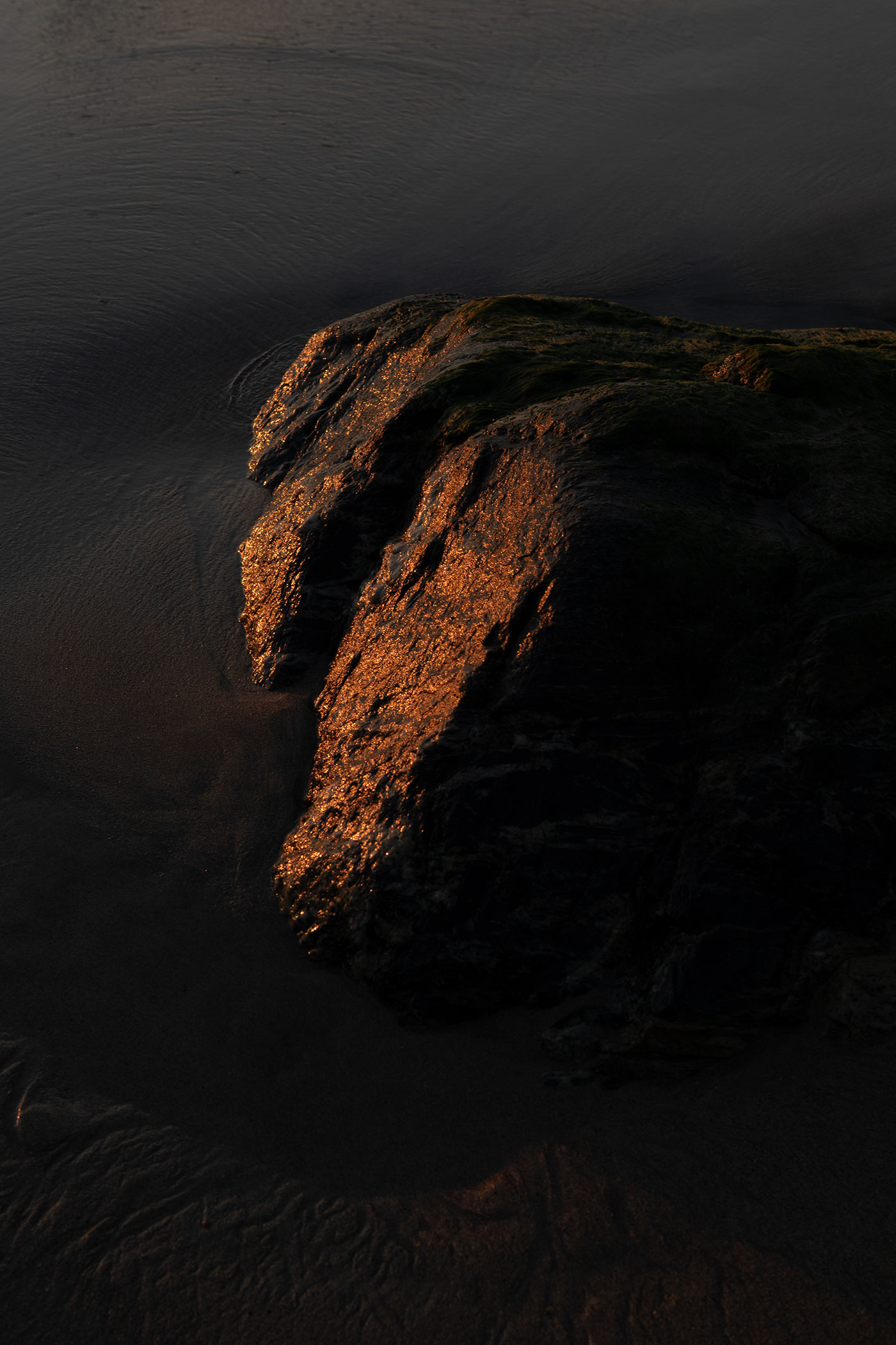 rock-reflection-sunset