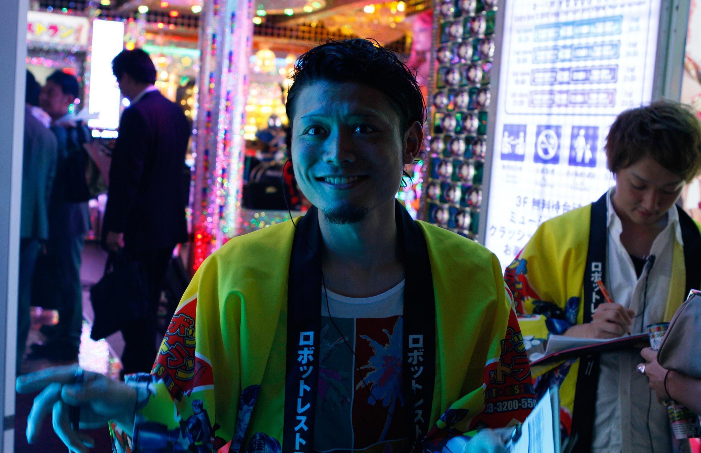 shinjuku-night-club-host-photo-night-life-tokyo