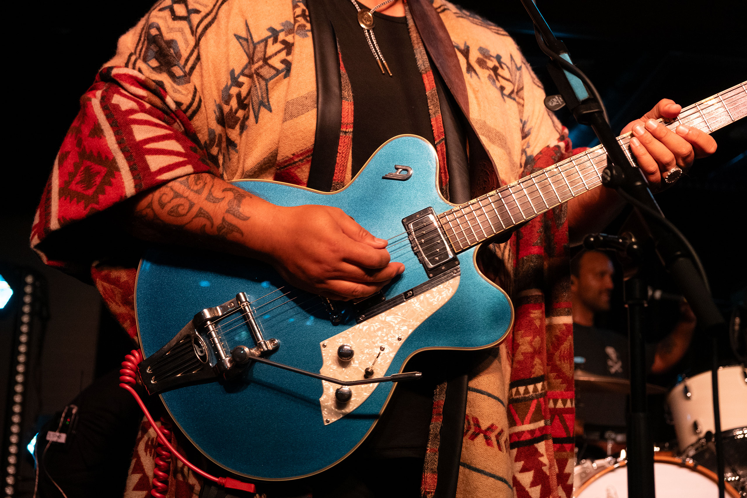 troy-kingi-guitar