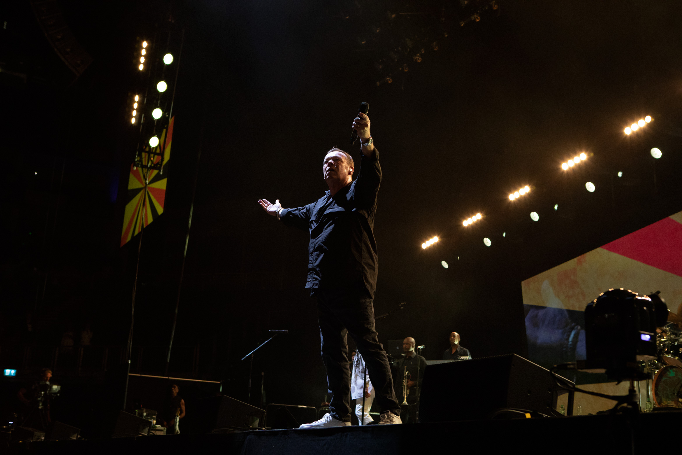 ub40_O2_arena_london_2019_james_watkins_28-1