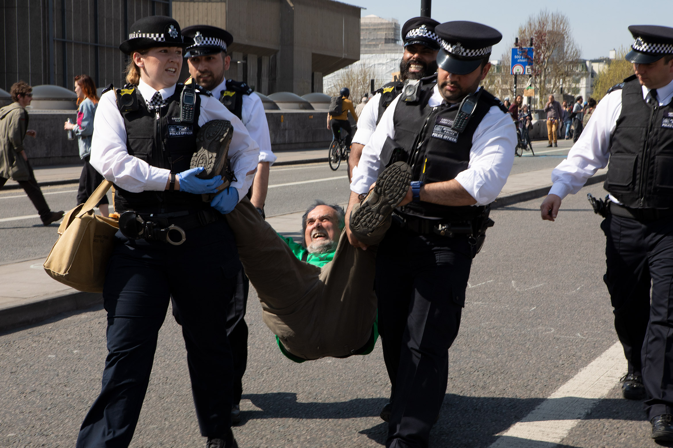 waterloo-bridge-arrests
